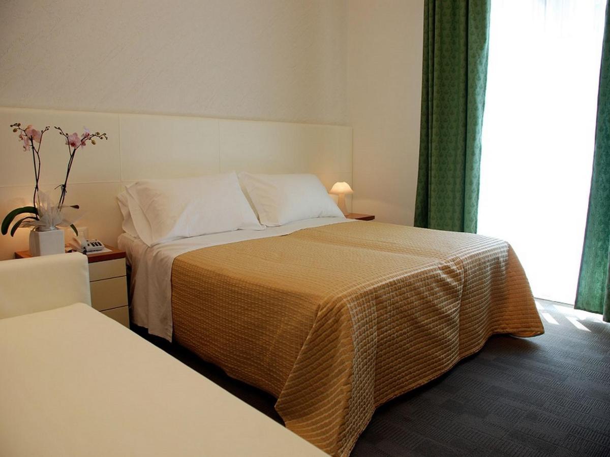 Hotel Sorriso Milano Marittima Kültér fotó