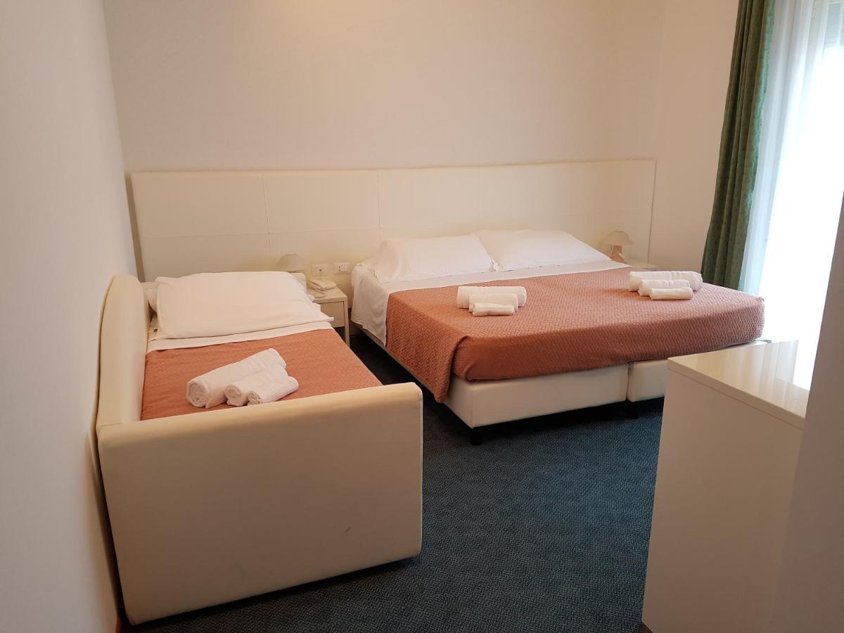 Hotel Sorriso Milano Marittima Kültér fotó