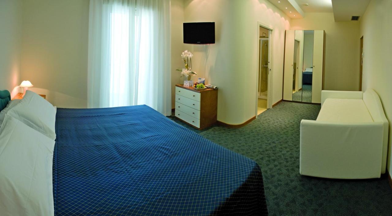 Hotel Sorriso Milano Marittima Kültér fotó