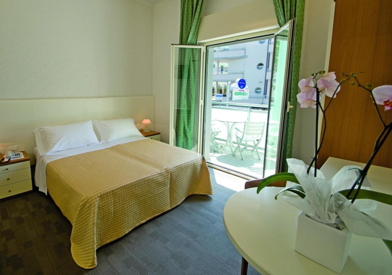 Hotel Sorriso Milano Marittima Kültér fotó