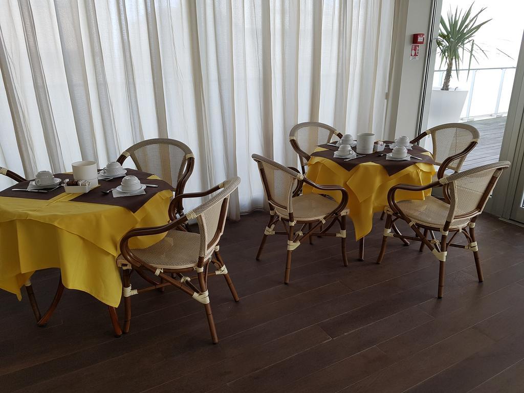 Hotel Sorriso Milano Marittima Kültér fotó