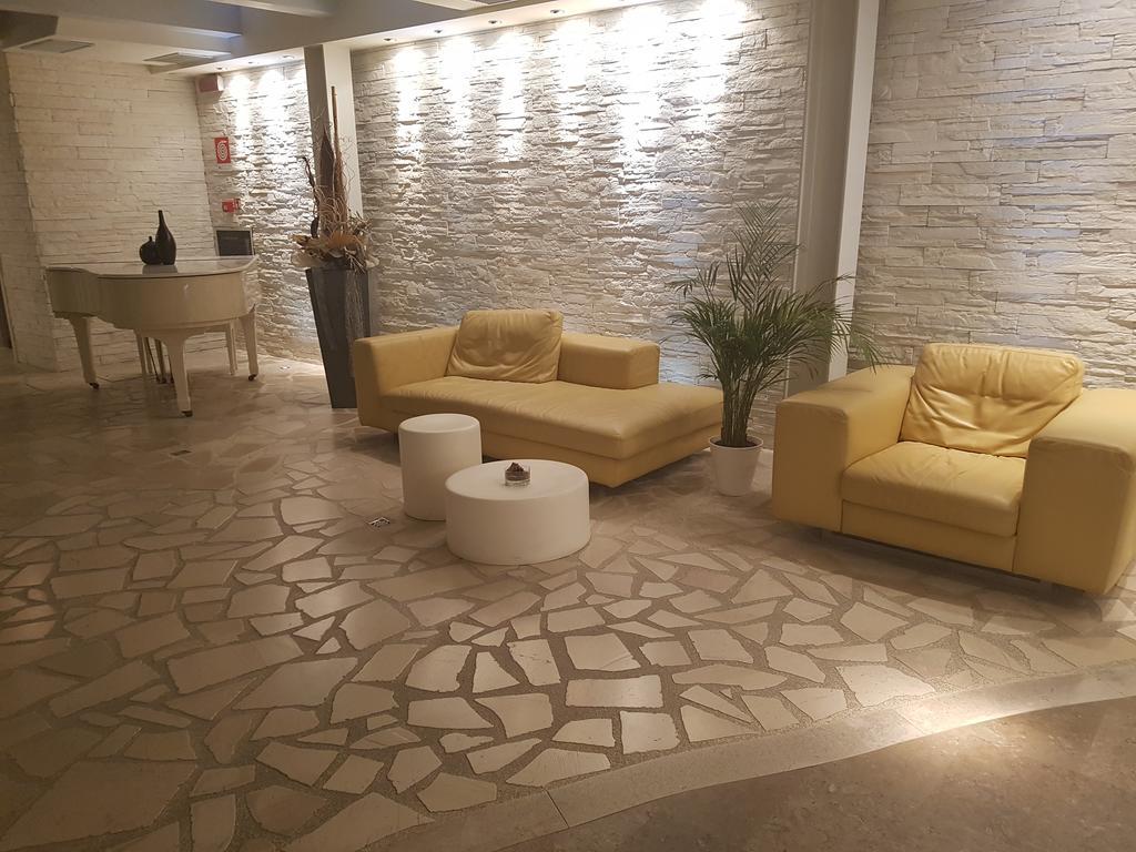 Hotel Sorriso Milano Marittima Kültér fotó