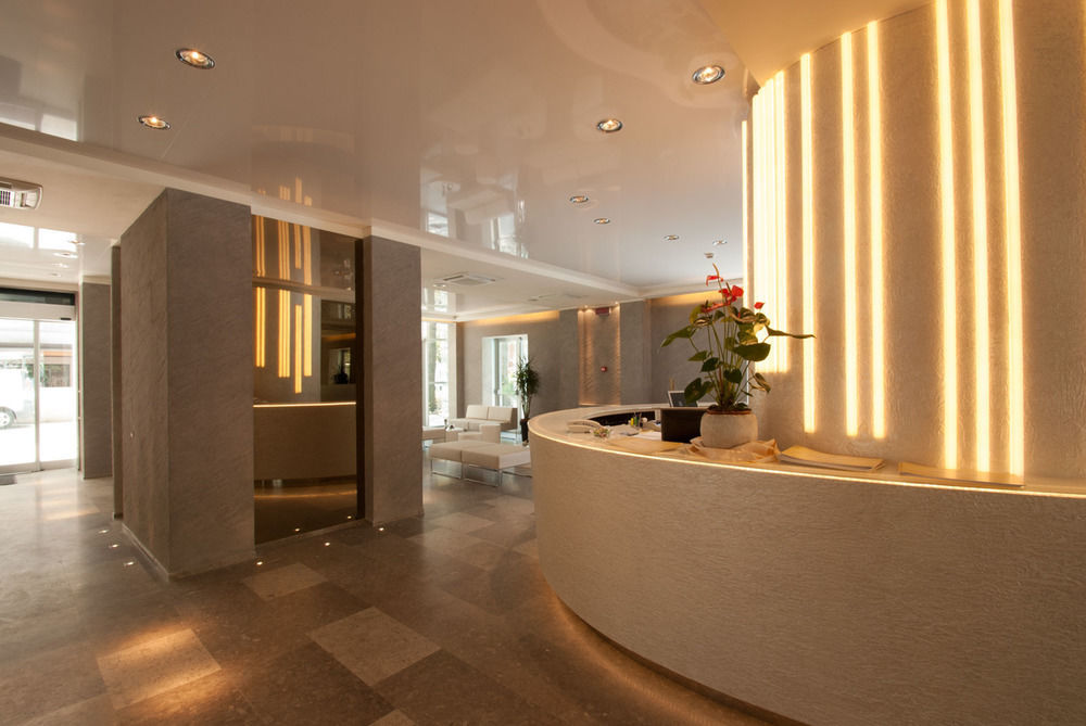 Hotel Sorriso Milano Marittima Kültér fotó
