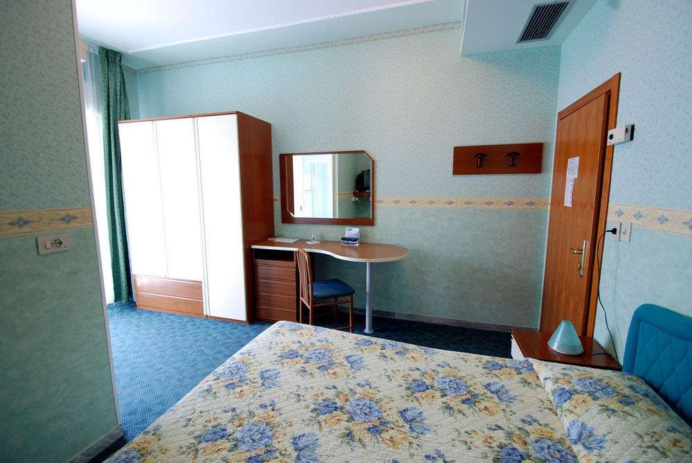 Hotel Sorriso Milano Marittima Kültér fotó