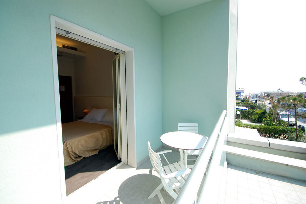 Hotel Sorriso Milano Marittima Kültér fotó