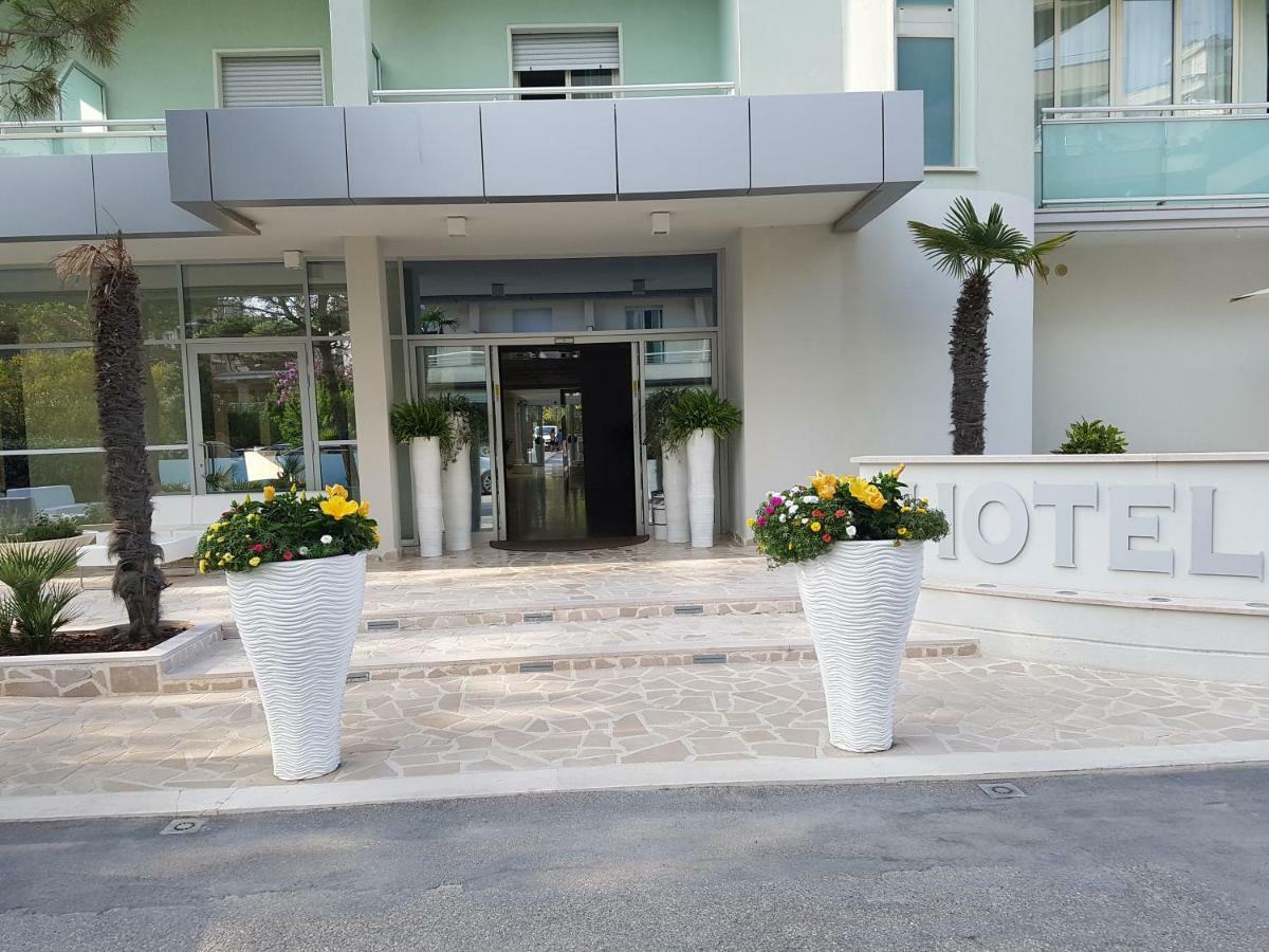 Hotel Sorriso Milano Marittima Kültér fotó